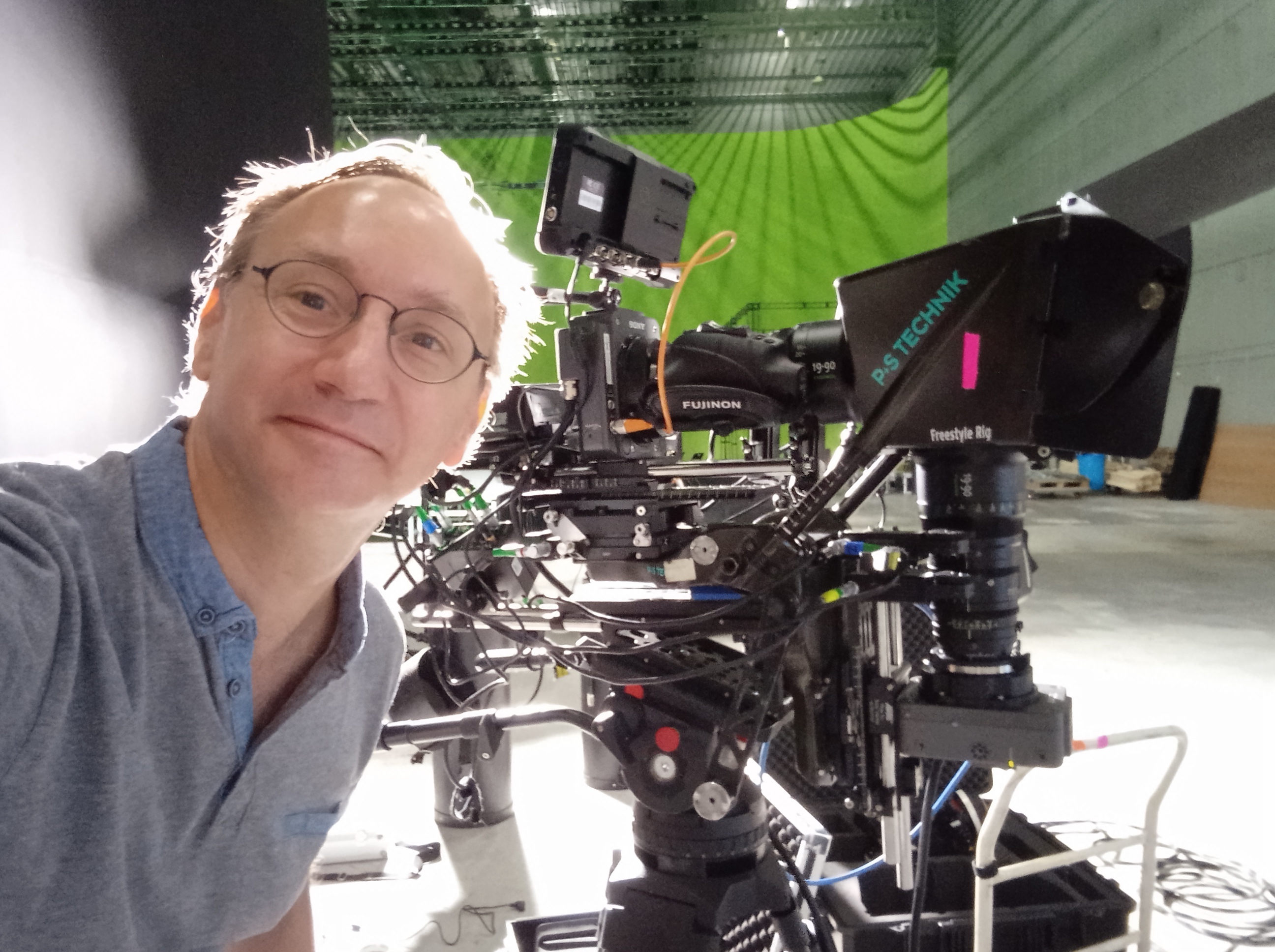 Alaric Hamacher beside the Sony VENICE stereoscopic rig